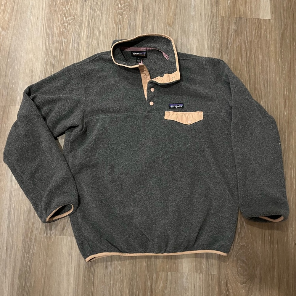 Patagonia Dark Gray Fleece Snap Pullover with Tan Trim
